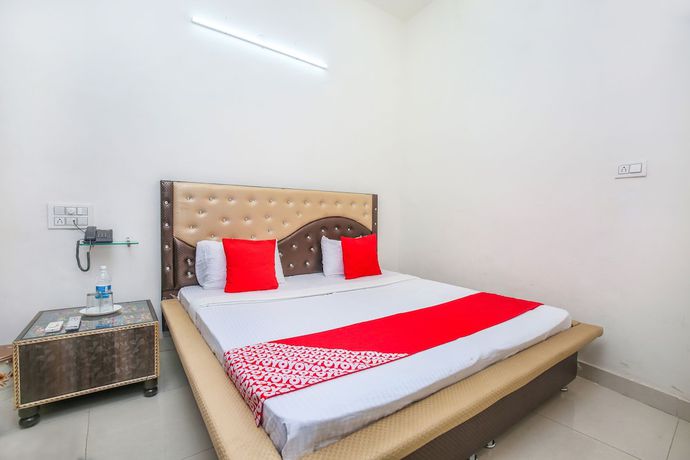 Imagen de la habitación del Hotel OYO 24851 R Continental. Foto 13