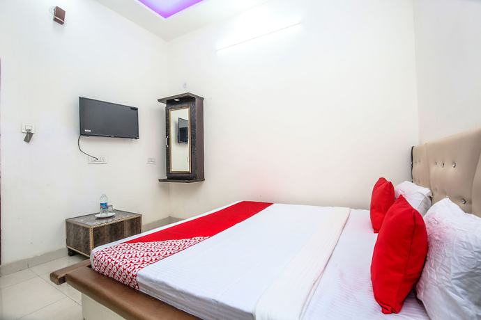 Imagen de la habitación del Hotel OYO 24851 R Continental. Foto 15