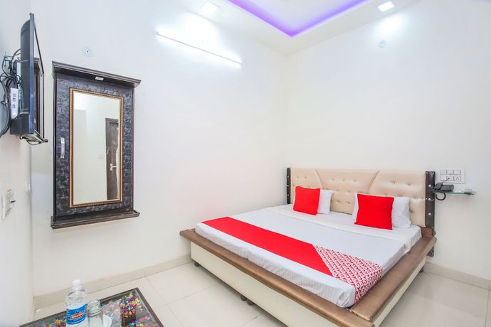 Imagen de la habitación del Hotel OYO 24851 R Continental. Foto 16