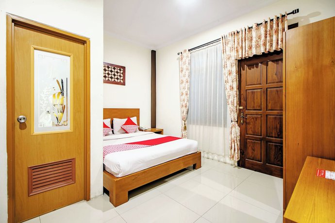 Imagen de la habitación del Hotel OYO 250 De\'gadri Ndalem. Foto 6