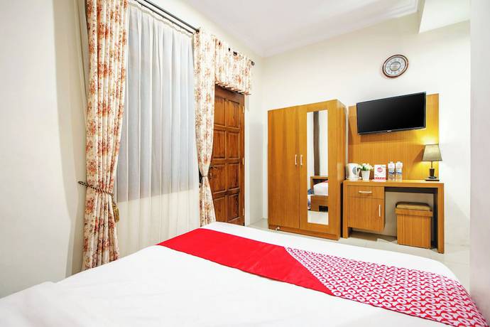 Imagen de la habitación del Hotel OYO 250 De\'gadri Ndalem. Foto 9