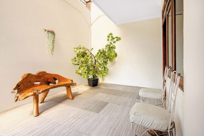 Imagen de los interiores del Hotel OYO 250 De\'gadri Ndalem. Foto 19