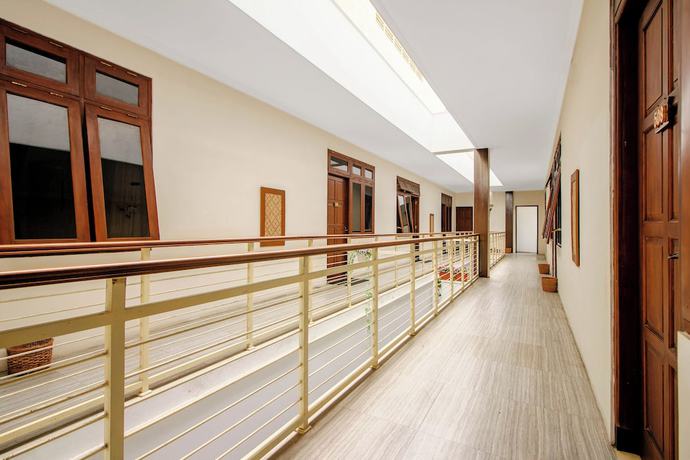 Imagen de los interiores del Hotel OYO 250 De\'gadri Ndalem. Foto 20