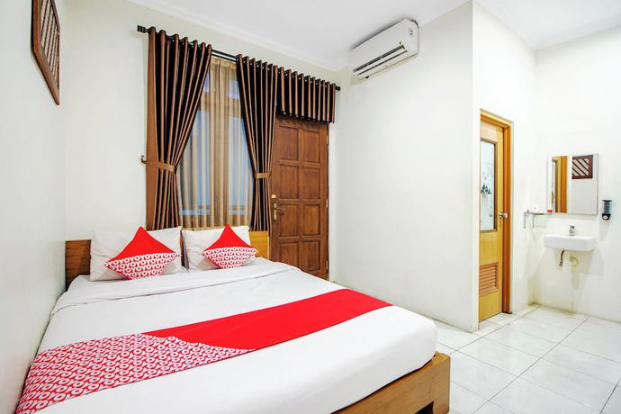 Imagen de la habitación del Hotel OYO 250 De\'gadri Ndalem. Foto 15