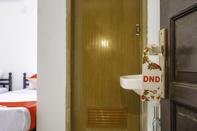 Imagen de la habitación del Hotel OYO 2562 Pondok Tajlibu Syifa Syariah. Foto 2