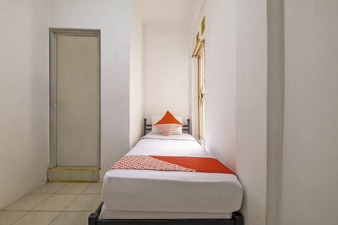Imagen de la habitación del Hotel OYO 2562 Pondok Tajlibu Syifa Syariah. Foto 6
