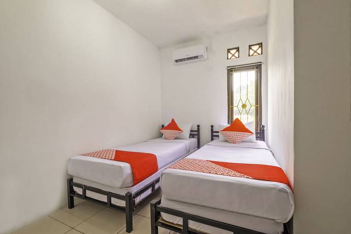 Imagen de la habitación del Hotel OYO 2562 Pondok Tajlibu Syifa Syariah. Foto 11
