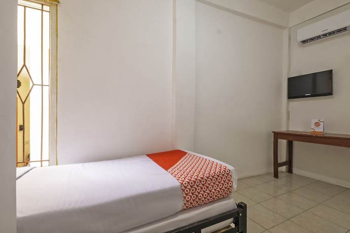 Imagen de la habitación del Hotel OYO 2562 Pondok Tajlibu Syifa Syariah. Foto 14