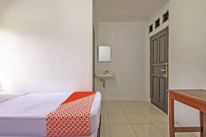 Imagen de la habitación del Hotel OYO 2562 Pondok Tajlibu Syifa Syariah. Foto 15