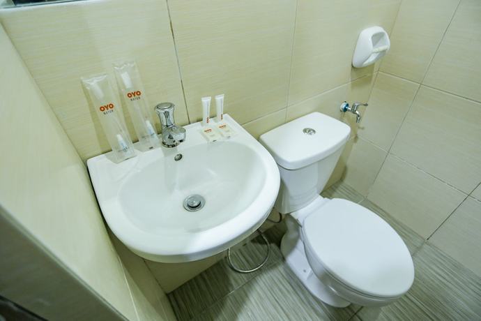 Imagen de la habitación del Hotel OYO 257 Jrja Suites. Foto 3
