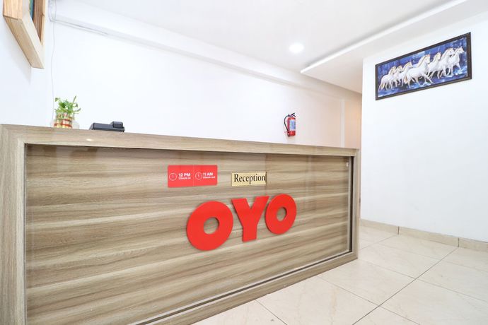 Imagen de los interiores del Hotel OYO 26606 R K Grand. Foto 19