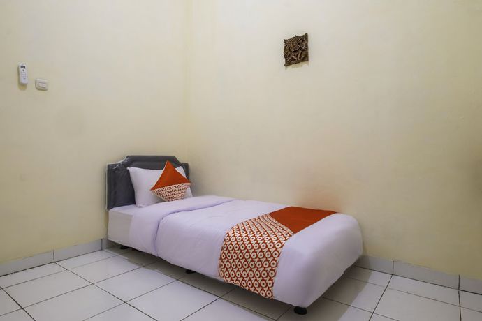 Imagen de la habitación del Hotel OYO 2674 Siliwangi Guest House Syariah. Foto 6