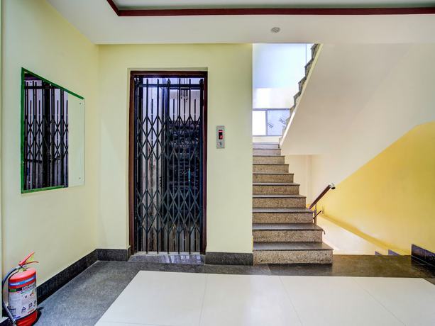 Imagen de los interiores del Hotel OYO 26889 Shree Vishnu Regency. Foto 15