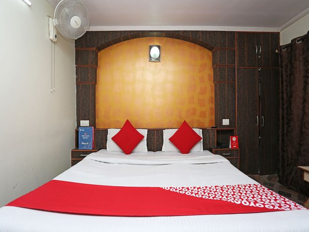 Imagen de la habitación del Hotel OYO 27002 H S R Ram Bazaar. Foto 8