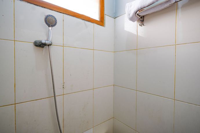 Imagen de la habitación del Hotel OYO 2737 D\'KostNearKraton mangkunegaran. Foto 2