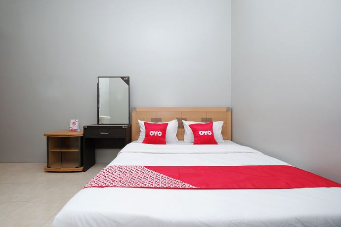 Imagen de la habitación del Hotel OYO 2737 D\'KostNearKraton mangkunegaran. Foto 7
