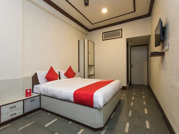 Imagen de la habitación del Hotel OYO 2760 Chanakya. Foto 9