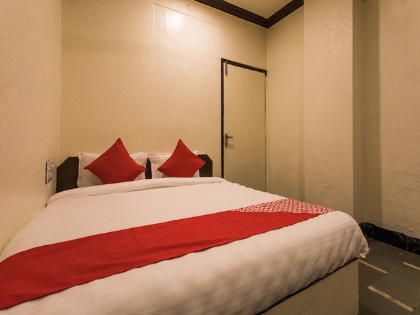 Imagen de la habitación del Hotel OYO 2760 Chanakya. Foto 16