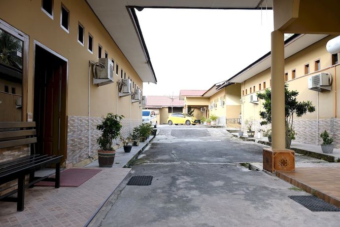 Imagen de los interiores del Hotel OYO 2766 Kezia Kost. Foto 10