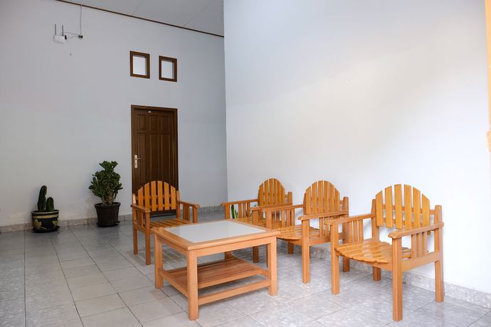 Imagen de los interiores del Hotel OYO 2766 Kezia Kost. Foto 18