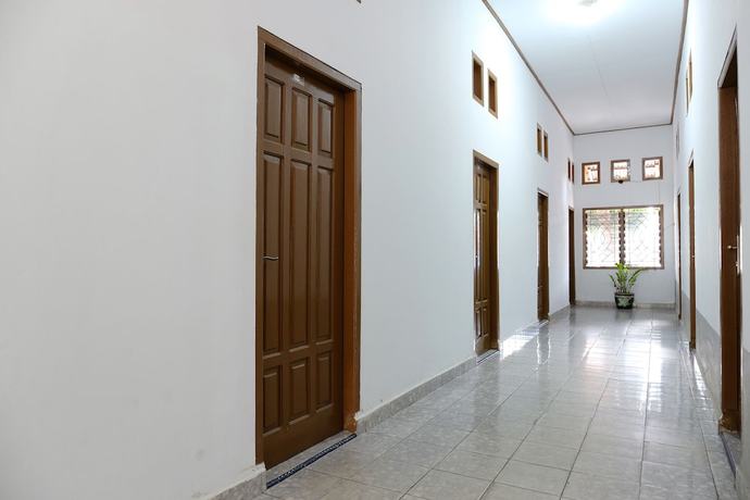 Imagen de los interiores del Hotel OYO 2766 Kezia Kost. Foto 19