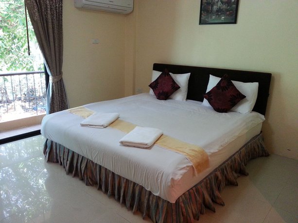 Imagen de la habitación del Hotel OYO 278 Fortune Pattaya Resort. Foto 15