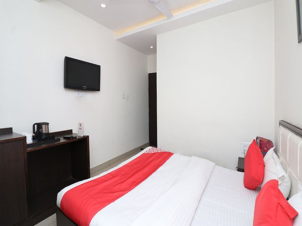 Imagen de la habitación del Hotel OYO 27921 Shalimar. Foto 2