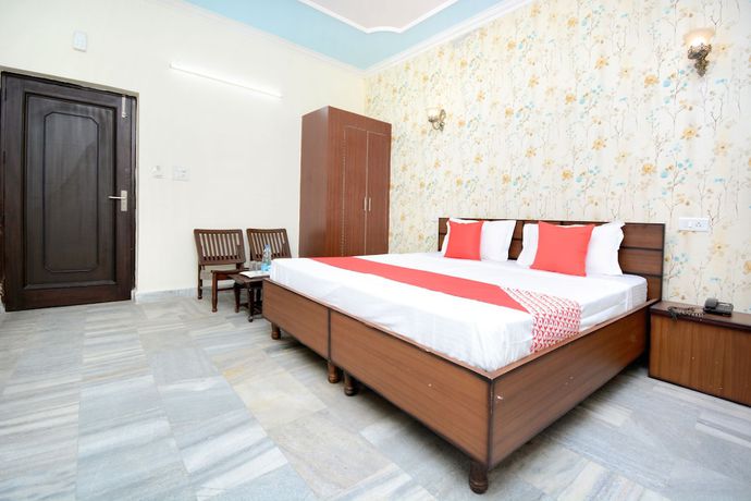 Imagen de la habitación del Hotel OYO 27959 Ra-flora. Foto 2