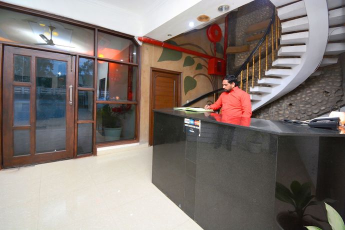 Imagen de los interiores del Hotel OYO 27959 Ra-flora. Foto 19