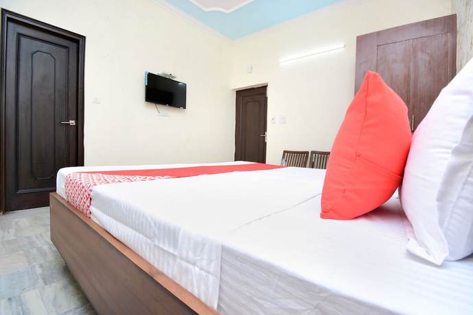 Imagen de la habitación del Hotel OYO 27959 Ra-flora. Foto 7