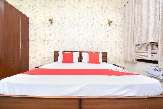 Imagen de la habitación del Hotel OYO 27959 Ra-flora. Foto 9