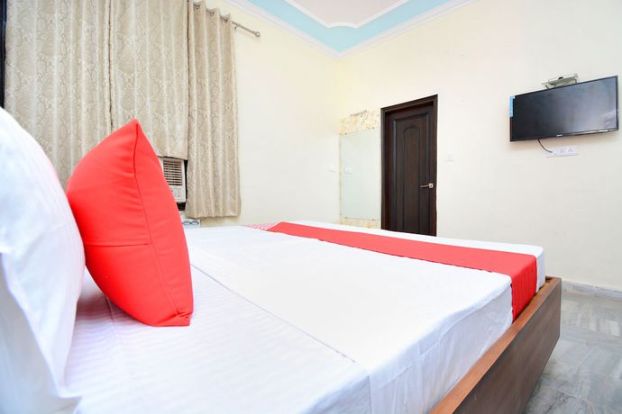 Imagen de la habitación del Hotel OYO 27959 Ra-flora. Foto 14