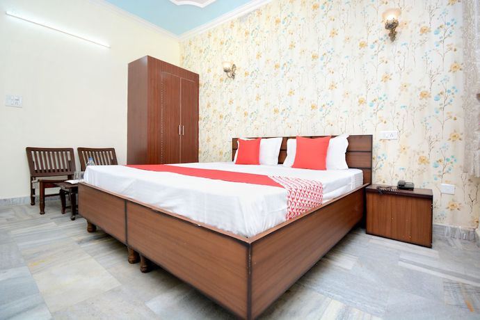 Imagen de la habitación del Hotel OYO 27959 Ra-flora. Foto 16