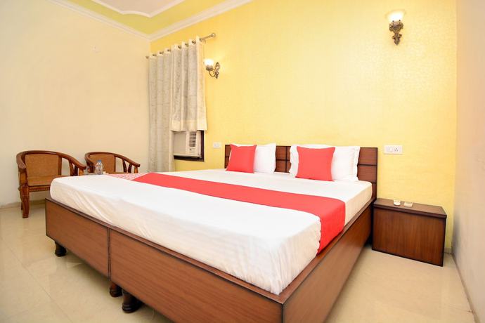 Imagen de la habitación del Hotel OYO 27959 Ra-flora. Foto 17