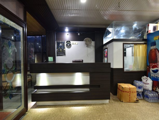 Imagen de los interiores del Hotel OYO 28027 Dhruv. Foto 20