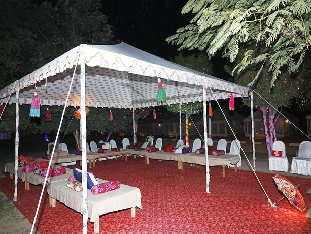 Imagen del bar/restaurante del Hotel OYO 28028 Rishikul Sangam City. Foto 4