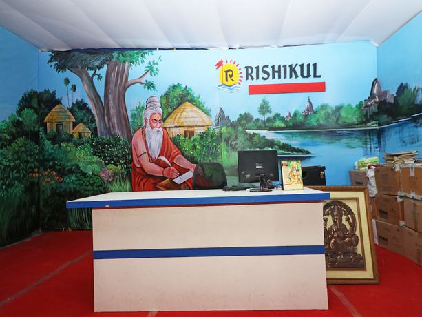 Imagen de los interiores del Hotel OYO 28028 Rishikul Sangam City. Foto 17