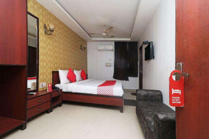 Imagen de la habitación del Hotel OYO 28053 Gayatri Palace. Foto 4