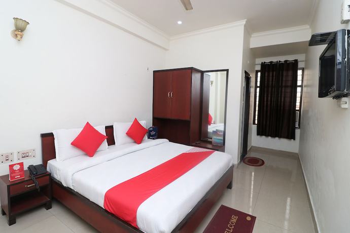 Imagen de la habitación del Hotel OYO 28053 Gayatri Palace. Foto 6