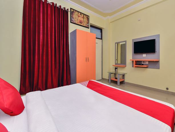 Imagen de la habitación del Hotel OYO 28054 Suraj Villa. Foto 16