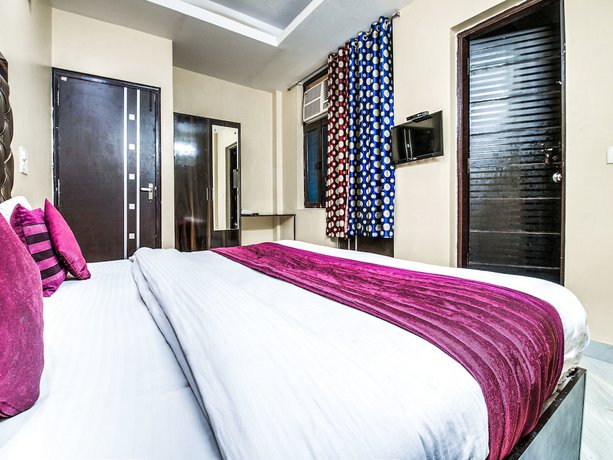Imagen de la habitación del Hotel OYO 2807 Crosswinds Residency, Noida. Foto 7