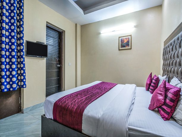 Imagen de la habitación del Hotel OYO 2807 Crosswinds Residency, Noida. Foto 9