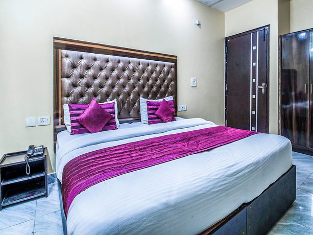 Imagen de la habitación del Hotel OYO 2807 Crosswinds Residency, Noida. Foto 10