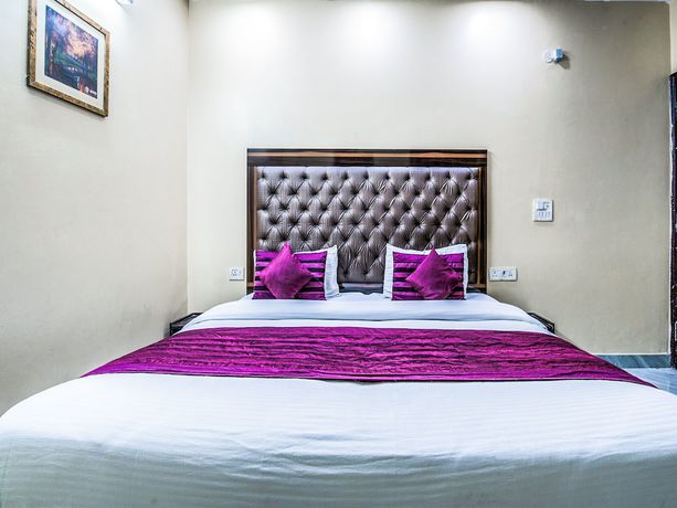 Imagen de la habitación del Hotel OYO 2807 Crosswinds Residency, Noida. Foto 12