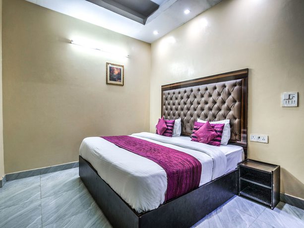 Imagen de la habitación del Hotel OYO 2807 Crosswinds Residency, Noida. Foto 14