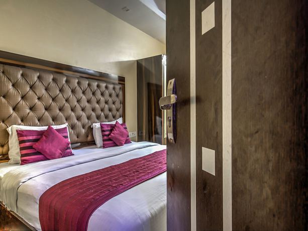 Imagen de la habitación del Hotel OYO 2807 Crosswinds Residency, Noida. Foto 16