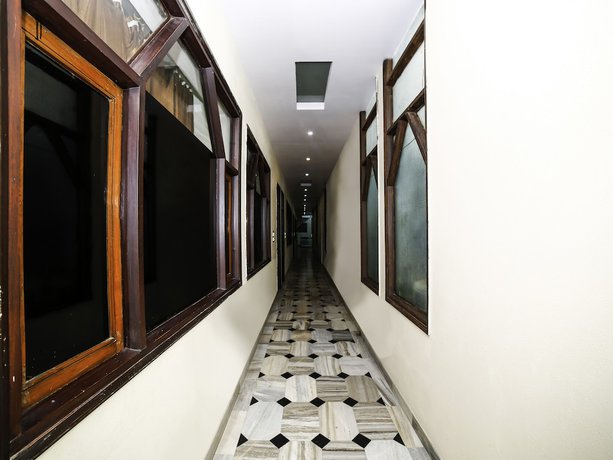 Imagen de los interiores del Hotel OYO 28071 Prakash Regency. Foto 17