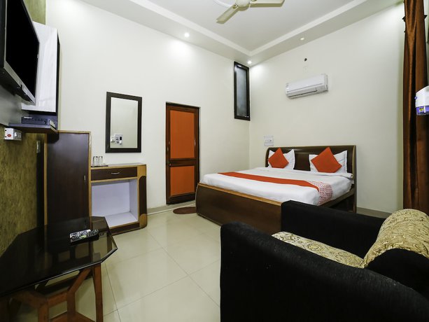 Imagen de la habitación del Hotel OYO 28071 Prakash Regency. Foto 12