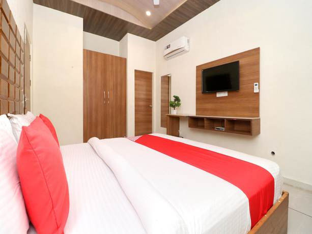 Imagen de la habitación del Hotel OYO 28142 Sharrytel. Foto 8