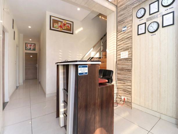 Imagen de los interiores del Hotel OYO 28142 Sharrytel. Foto 19